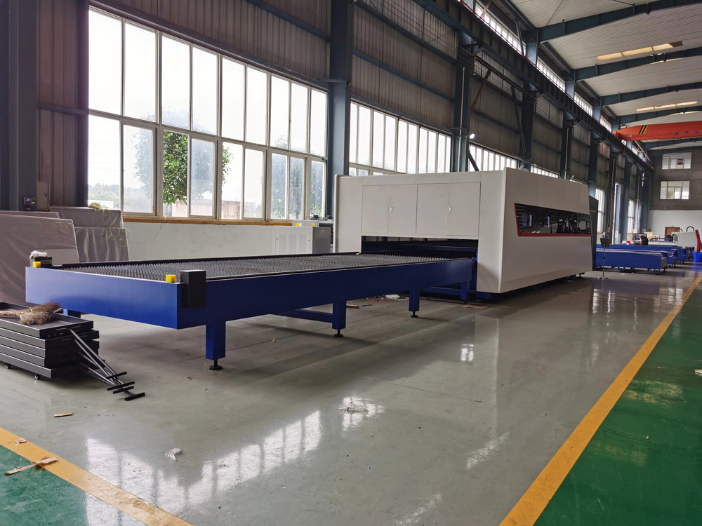 Fully Enclosed CNC Fiber Laser - огляд і ціна Industrial Laser Cutting Machines